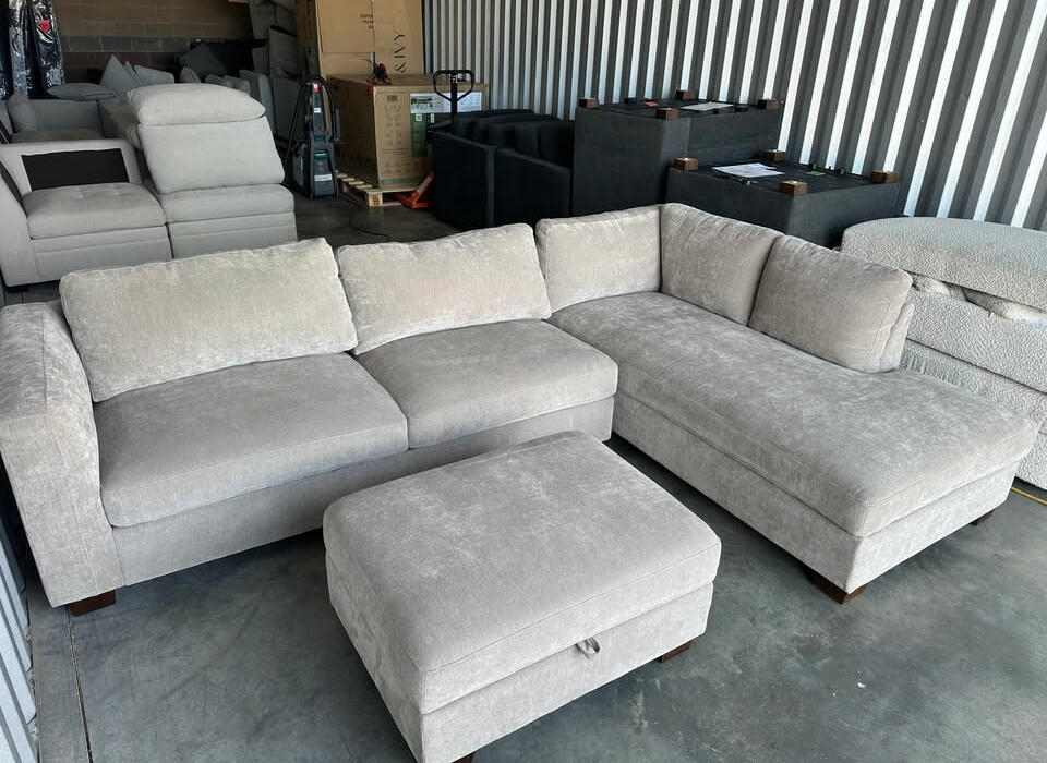 Thomasville Walsen Storage Sectional